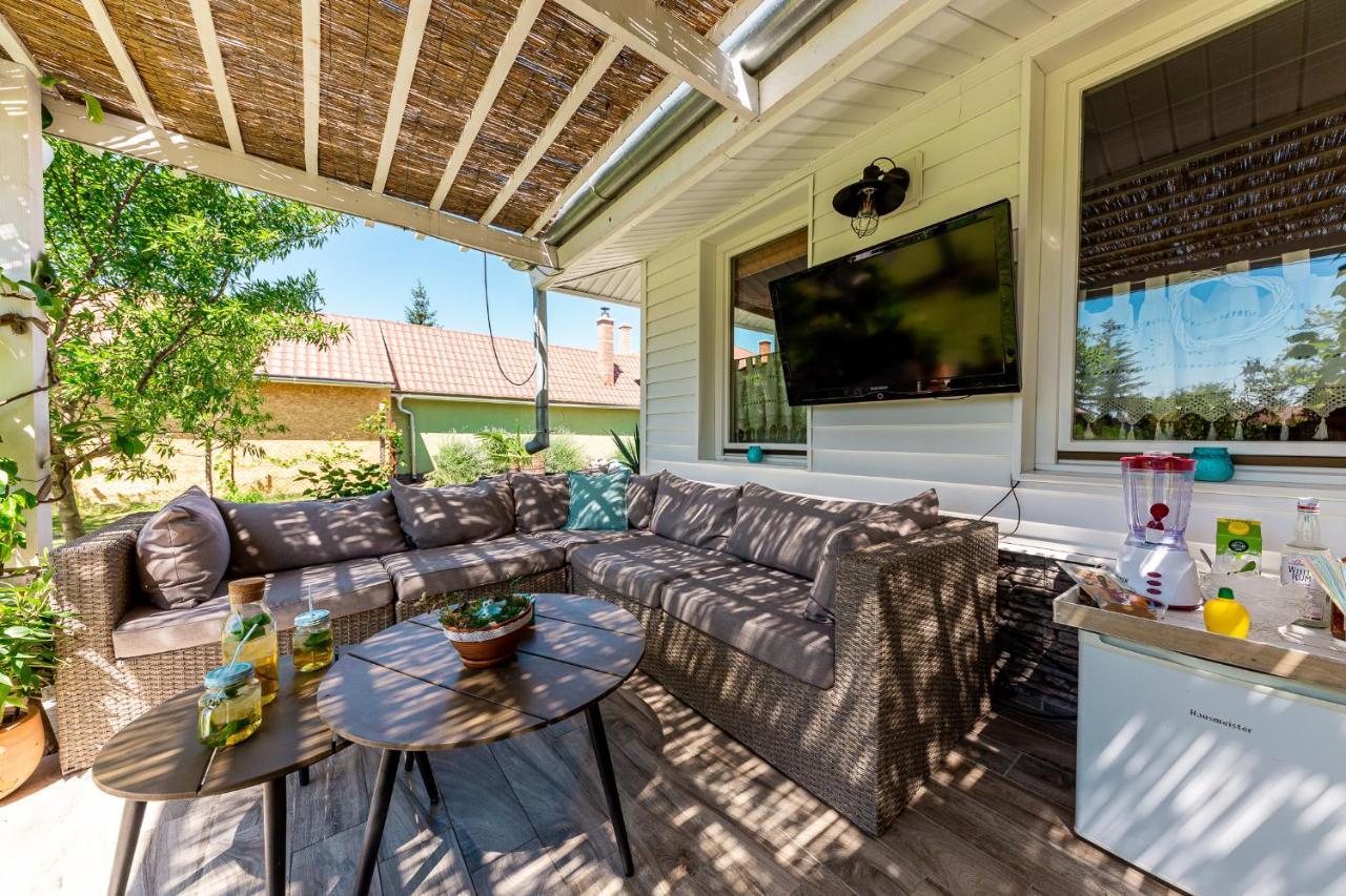 Berrybay Holidayhome Balatonkeresztúr Eksteriør billede